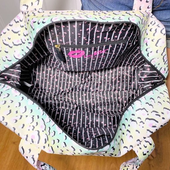 Luv Betsey Johnson Blayke Weekender Cheetah Print Duffel Tote Bag NWT - Picture 9 of 9